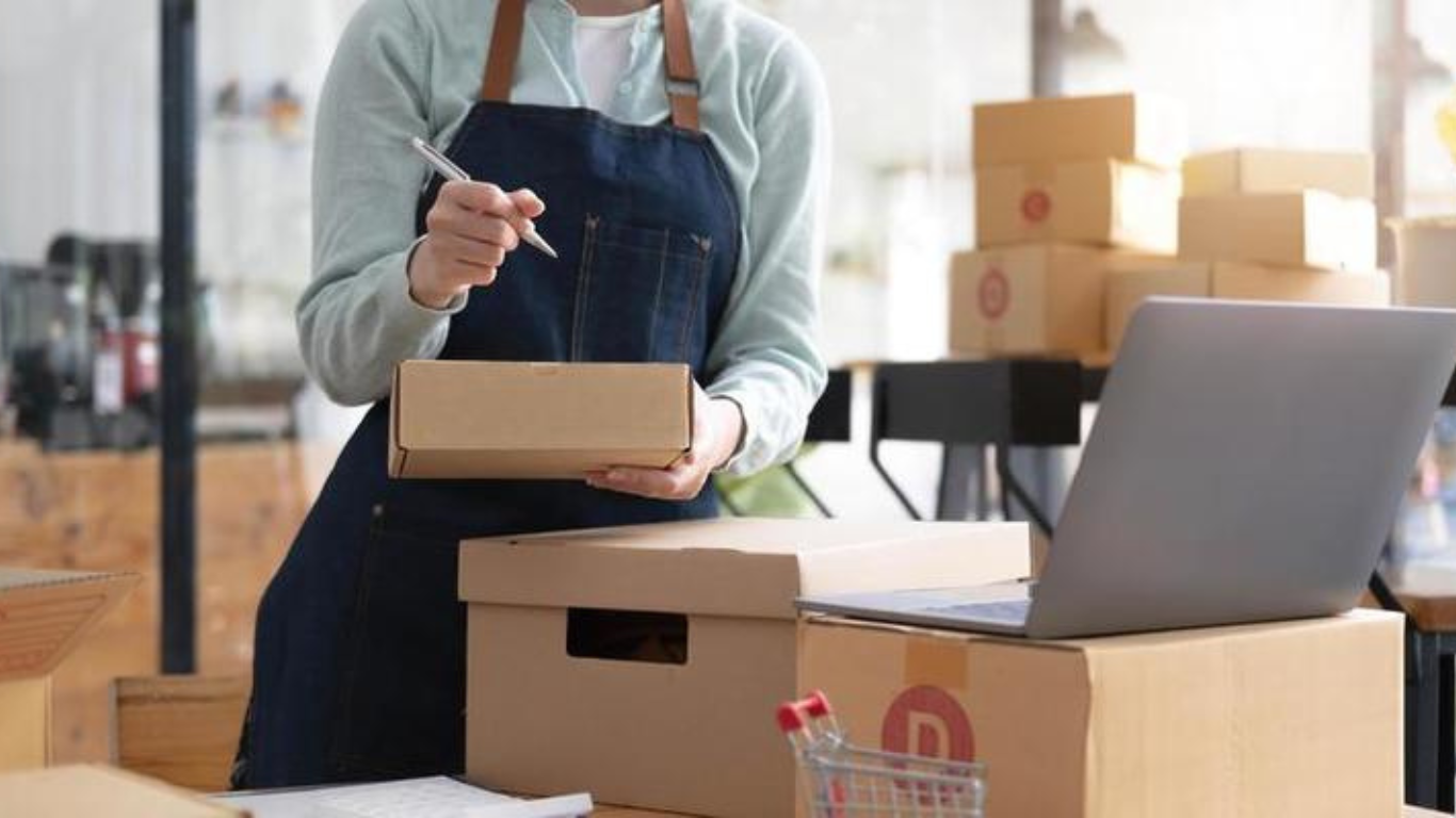 Why More Entrepreneurs in Elyria Are Choosing Small Bay Warehouses Over Industrial Leases